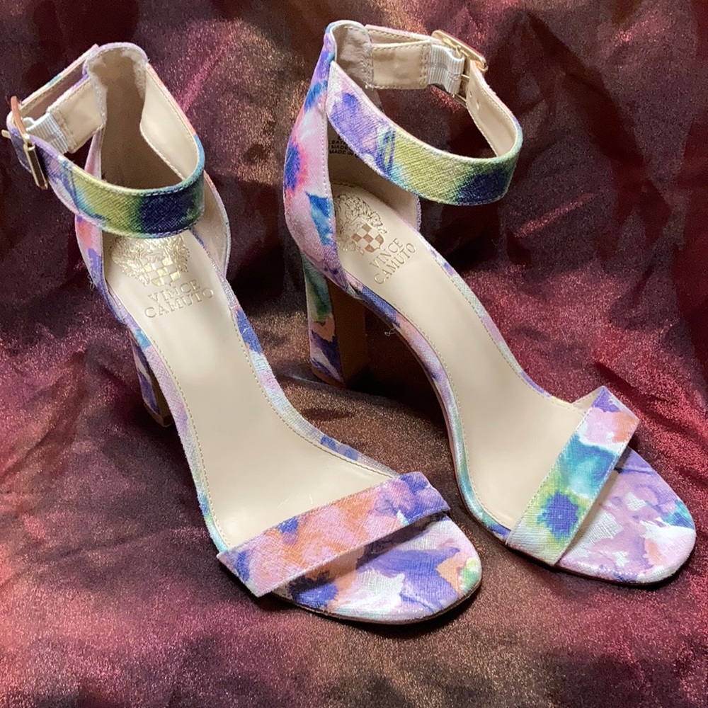 Vince Camuto floral heels 8m